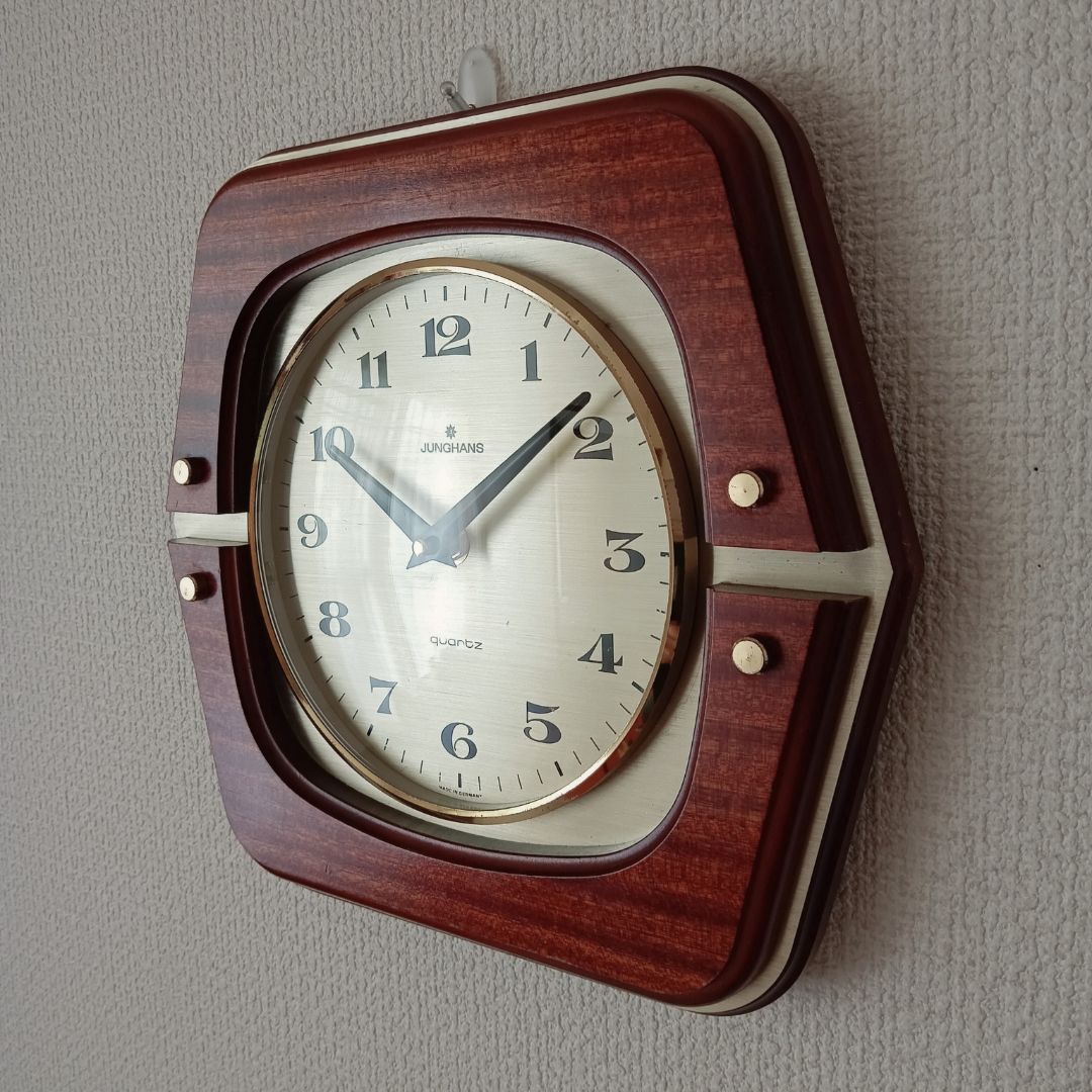 ⭐今月の時計⭐JUNGHANS ノスタルジア