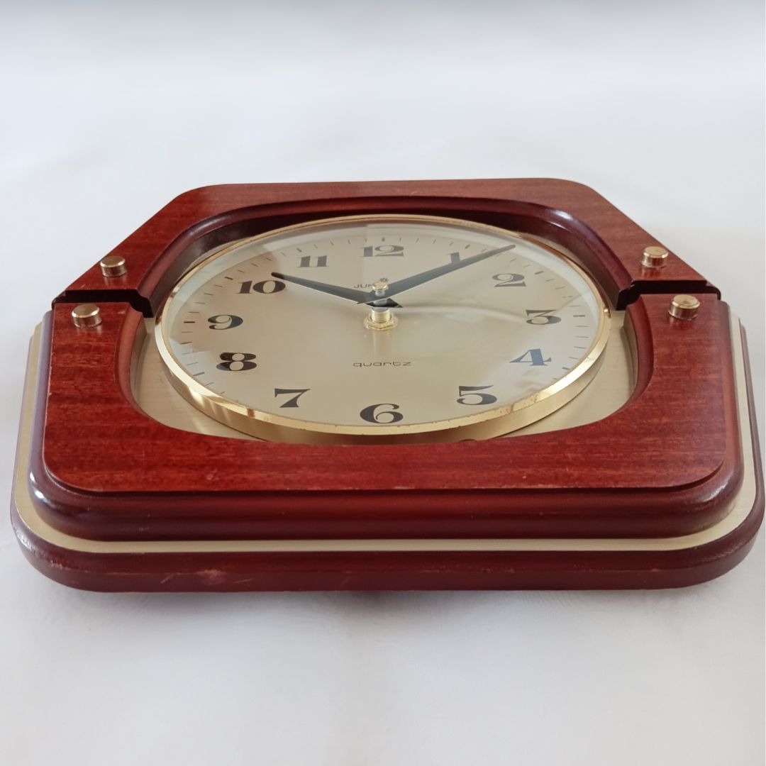 ⭐今月の時計⭐JUNGHANS ノスタルジア