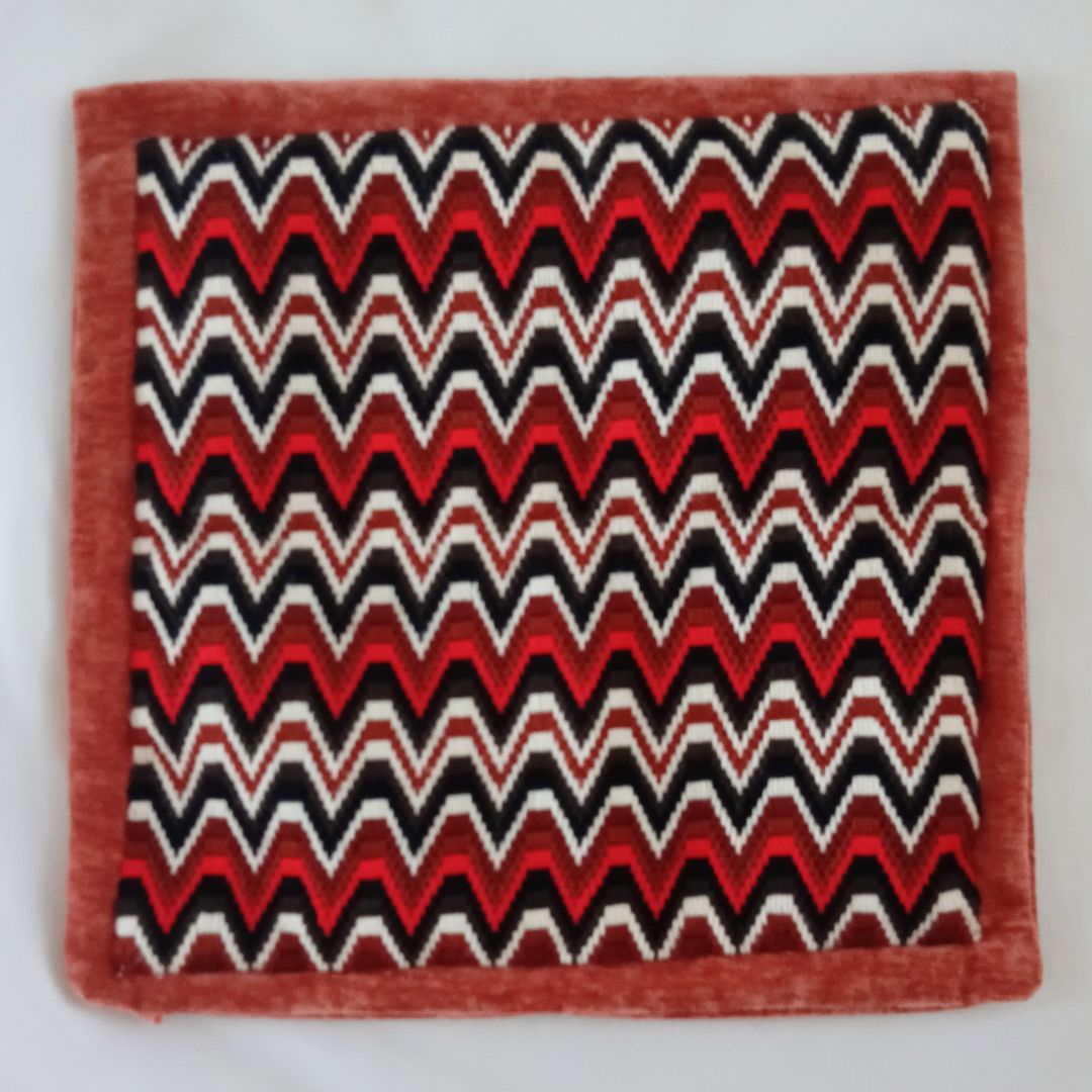⭐今月のアイテム⭐バルジェロ刺繡 クッションカバー