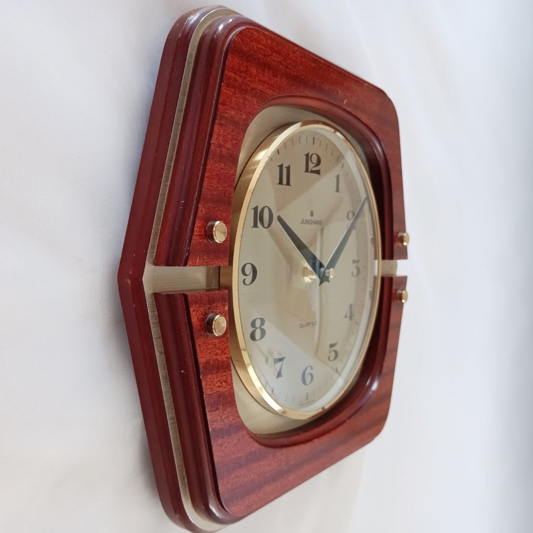 ⭐今月の時計⭐JUNGHANS ノスタルジア