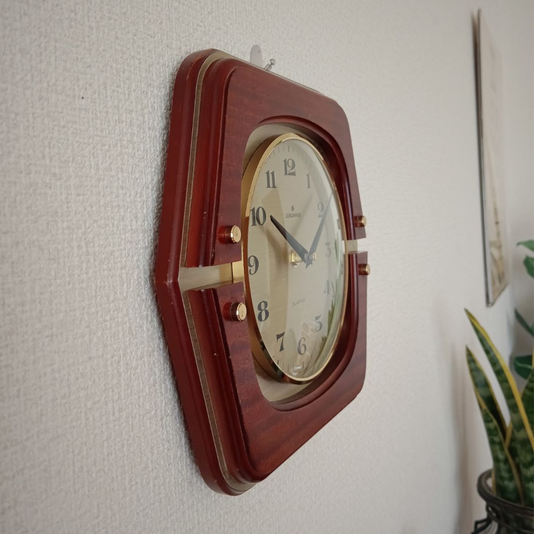 ⭐今月の時計⭐JUNGHANS ノスタルジア