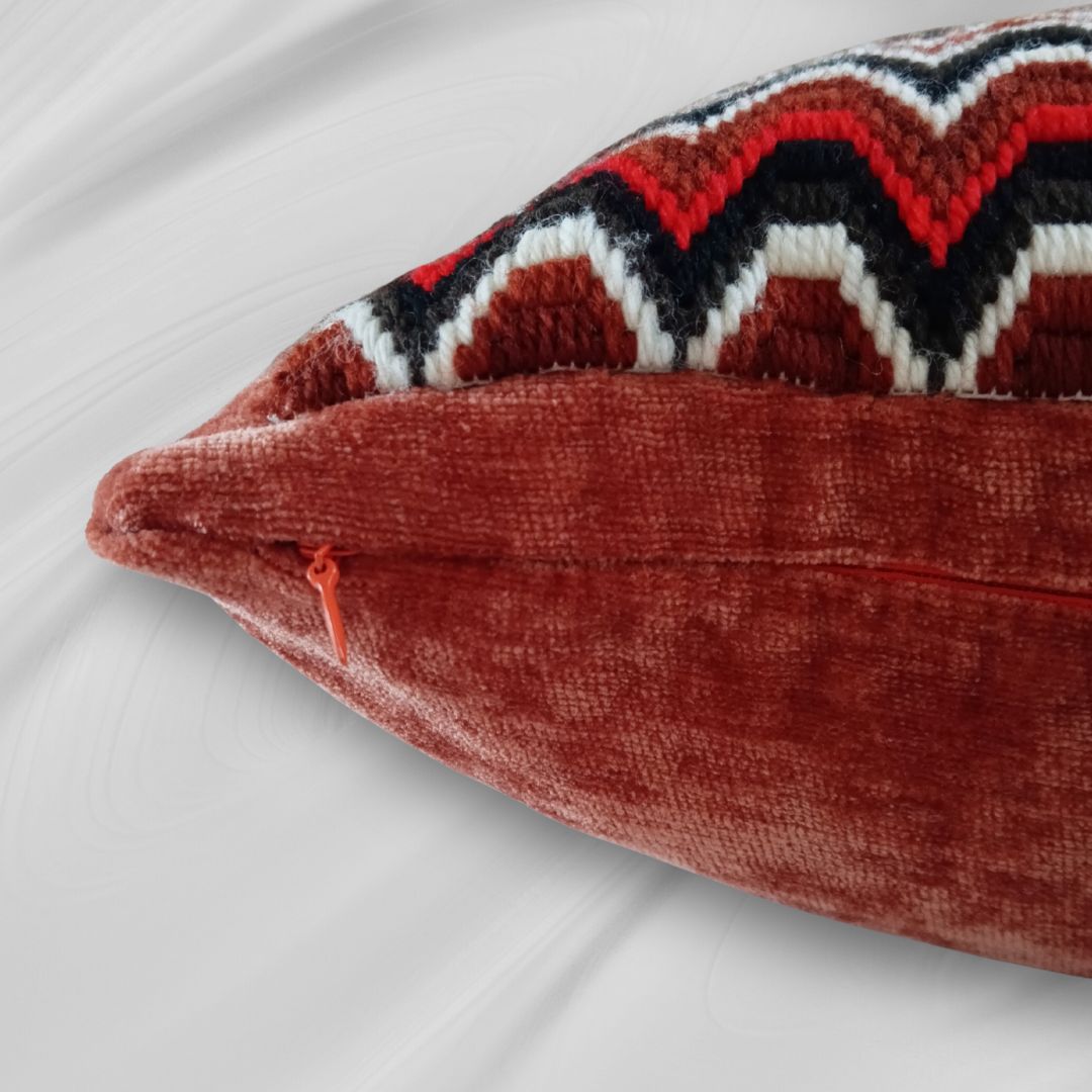 ⭐今月のアイテム⭐バルジェロ刺繡　クッションカバー
